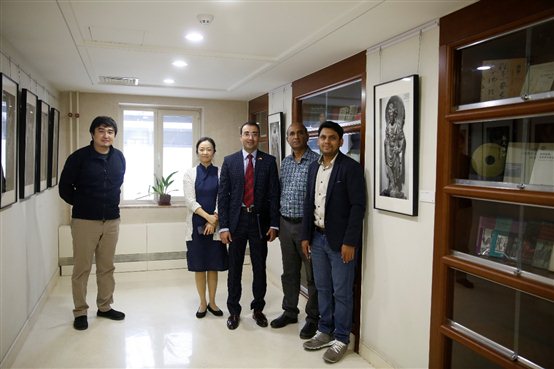 C:\Users\pku\Desktop\20180918段晴犍陀罗的微笑论坛\photoed by HuJiaming\_E2A9147.JPG
