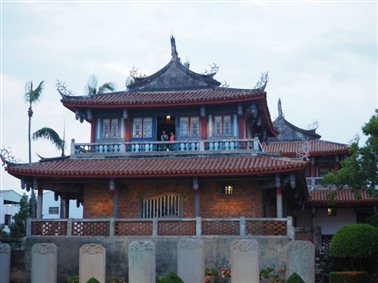 原立于福康安生祠的十块纪功石碑现有九块被移置于赤崁楼正面 原立于福康安生祠的十块纪功石碑现有九块被移置于赤崁楼正面